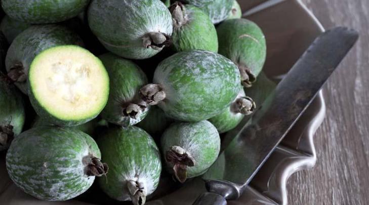 Feijoa-peach-and-cardamom-crumble thsk 483879199 720x480