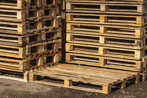 GI-10-Make-a-pallet-wine-rack-Step-1-300x200