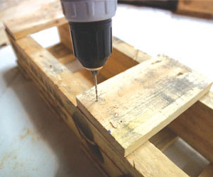 GI-11-Make-a-bed-base-from-pellets-Step-4-300x250
