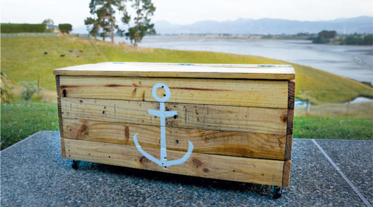 GI-9-Make-a-pallet-chest-700x400