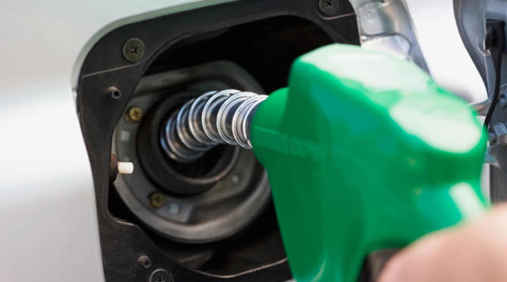 Kiwi-stations-pumping-greener-fuel-689x383