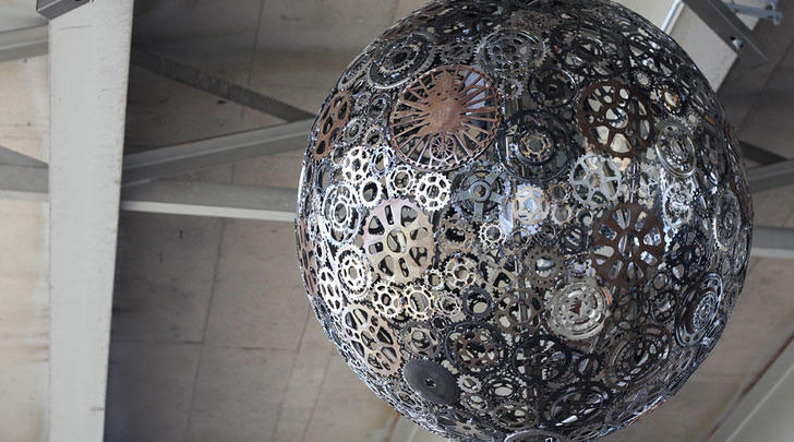 recycled-bike-part-chandeliers-7