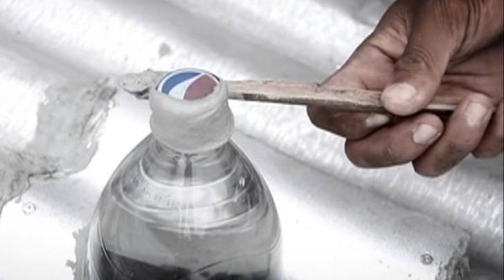 Solar light bulbs made from plastic bottles water and bleach 600x402