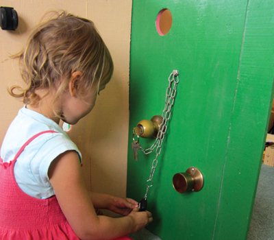 Make-a-children's-activity-centre-Step-6-Test-for-safety-400x350-GI04
